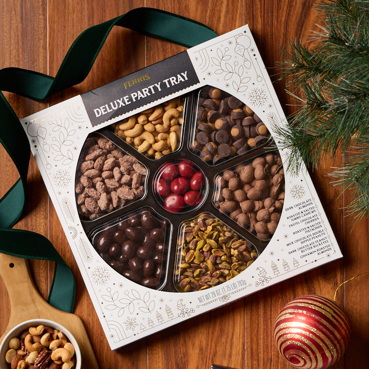 Deluxe Party Tray 28 oz.